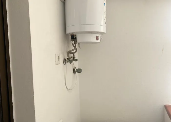 Amsterdam Lovely غران تاراغال